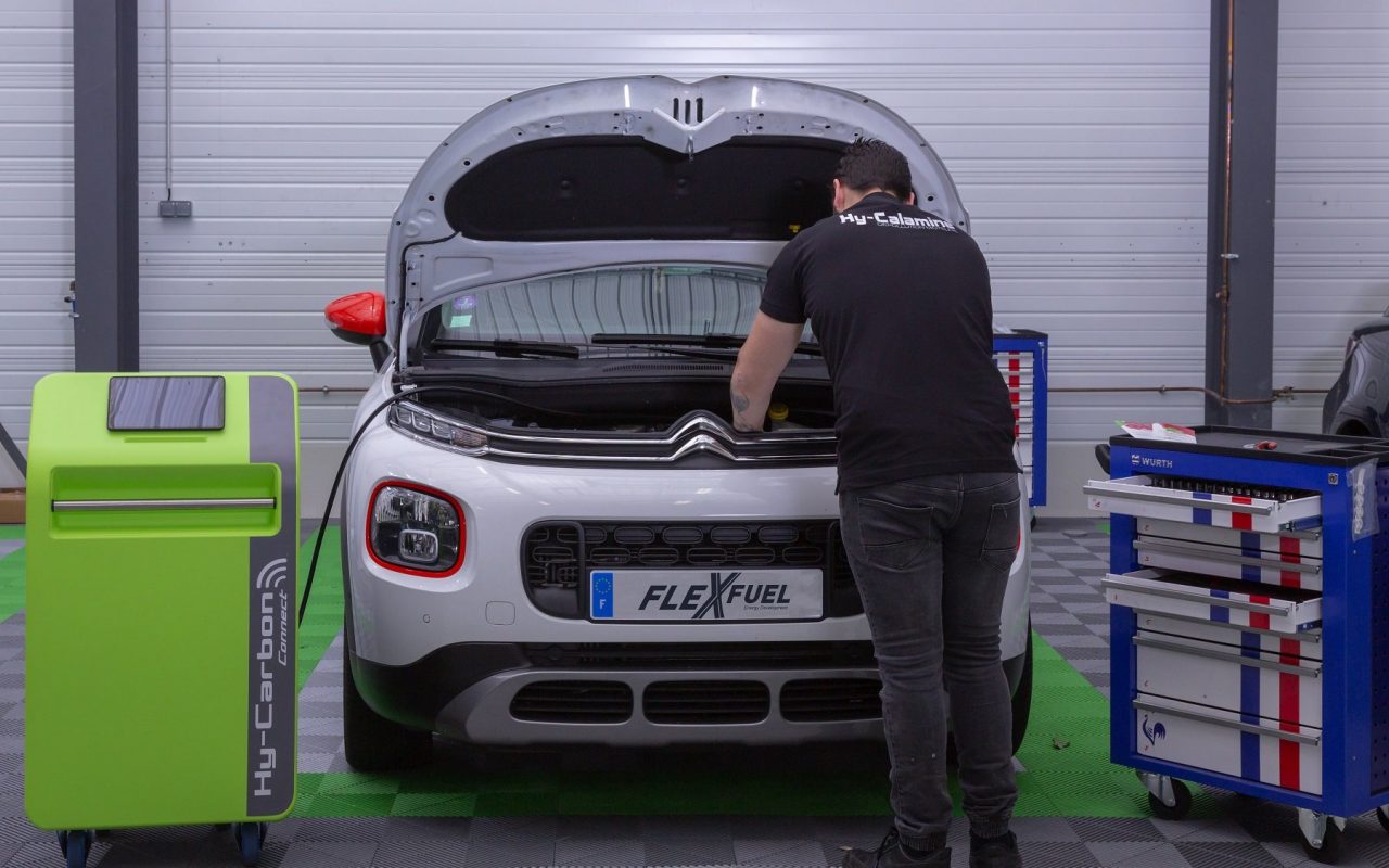 Lavaggio motore auto
